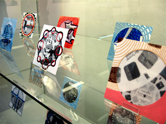 CD-Hüllen-Bilder in Vitrine, Museum Burg Vischering